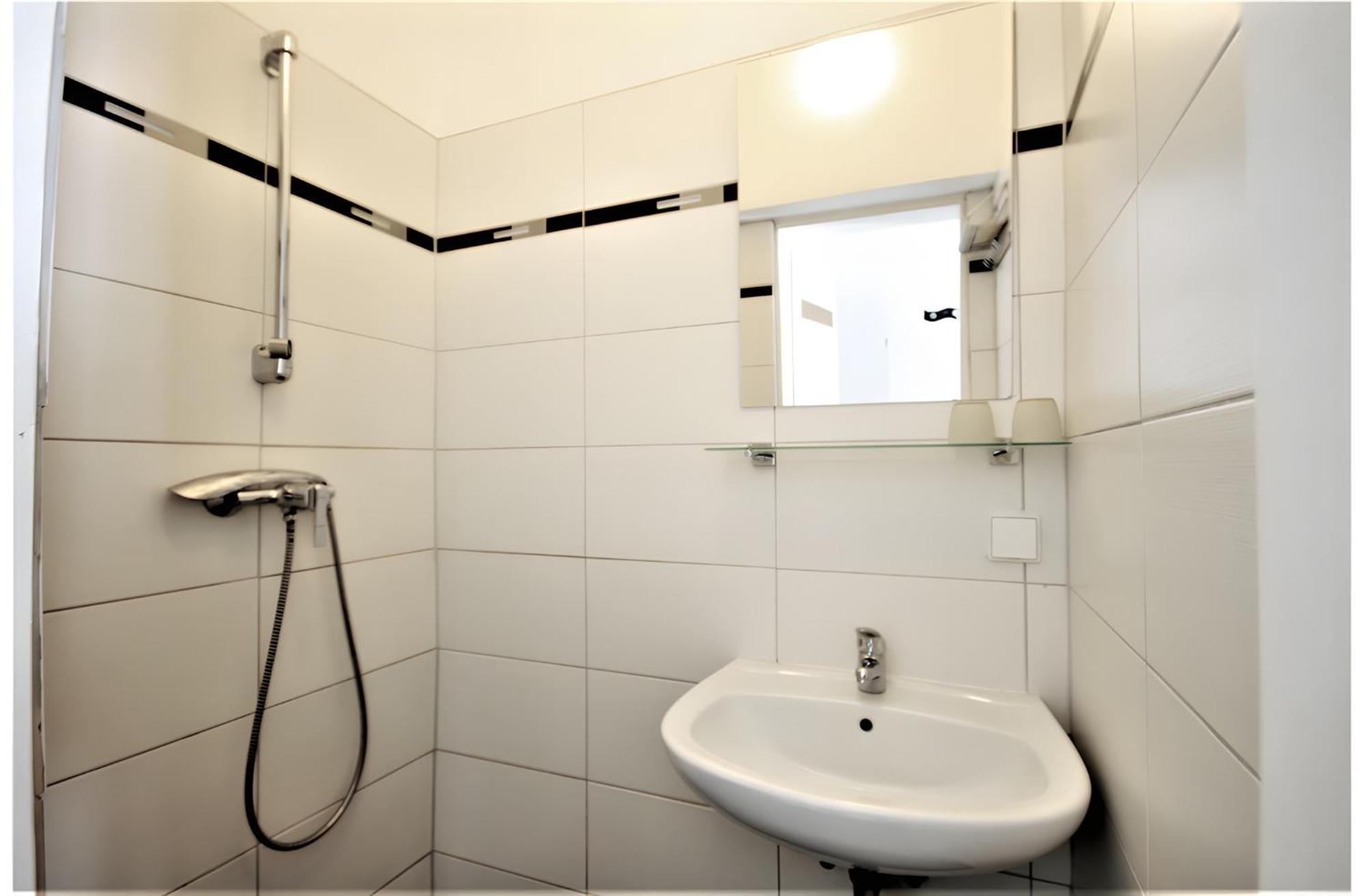 Modern Flat With 2 Rooms, Close To Schoenbrunn 维也纳 外观 照片